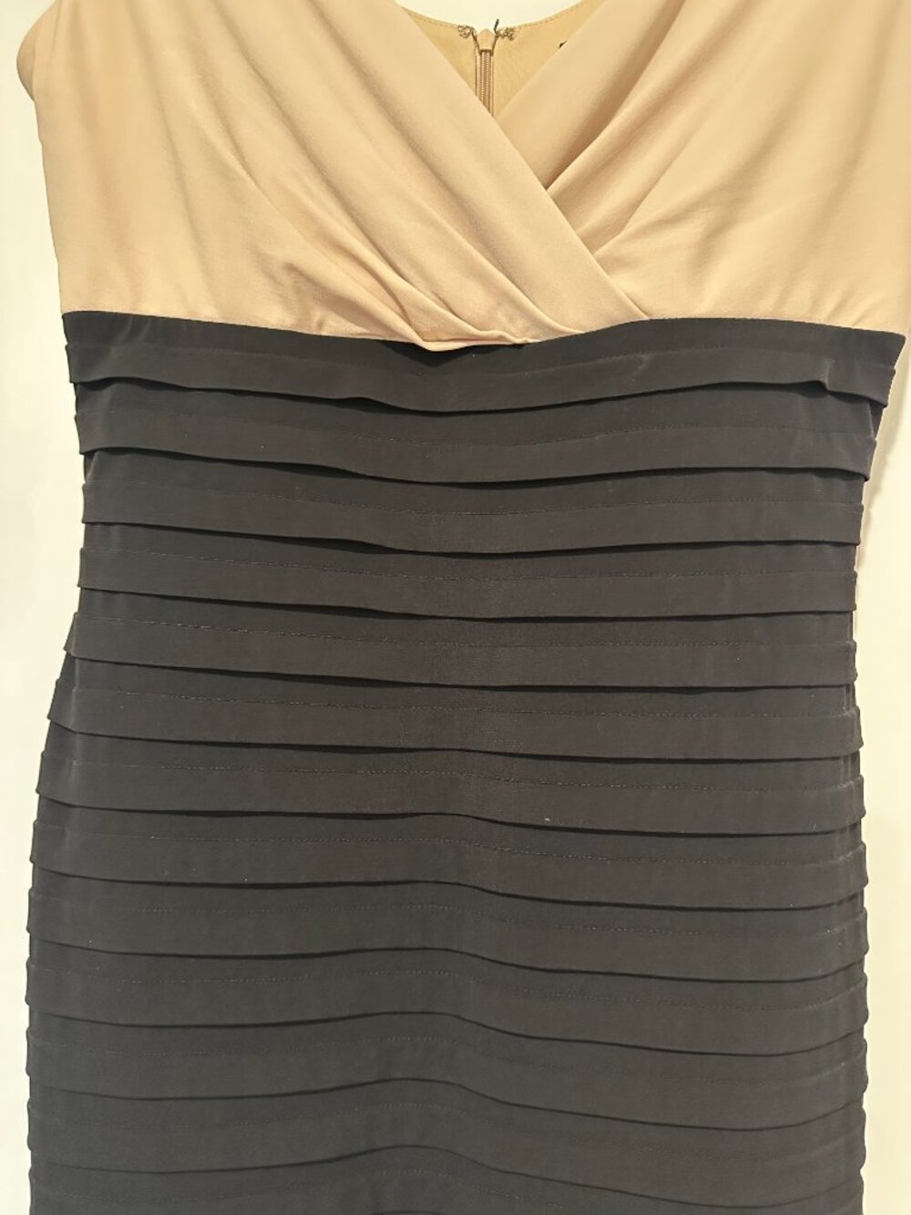 Gorgeous Cocktail Dress - Picture 3 of 4